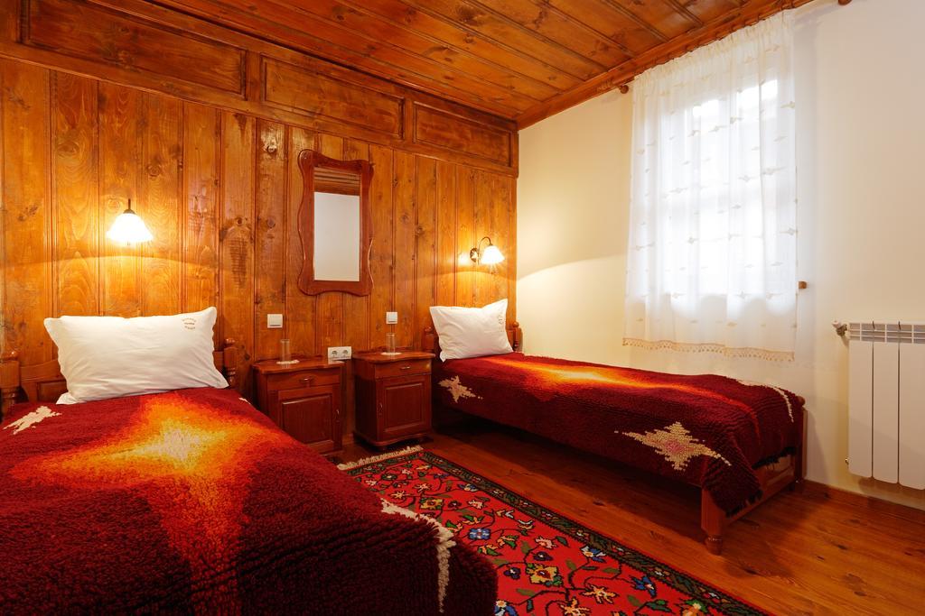 Yovina House Zheravna